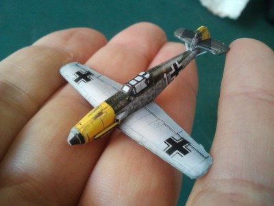 Une idée des proportions...oui j'ai fait de la muscu pour les photos!