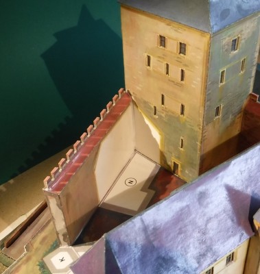 DSCF0114.JPG (147.32 Kio) Vu 2042 fois ...maintenant collé au donjon...