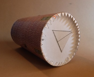 ... un cadre supplémentaire est également utilisé en bas pour le façonnage...