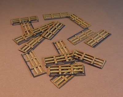 Pendant ce temps, j'ai découpé les garde-corps...